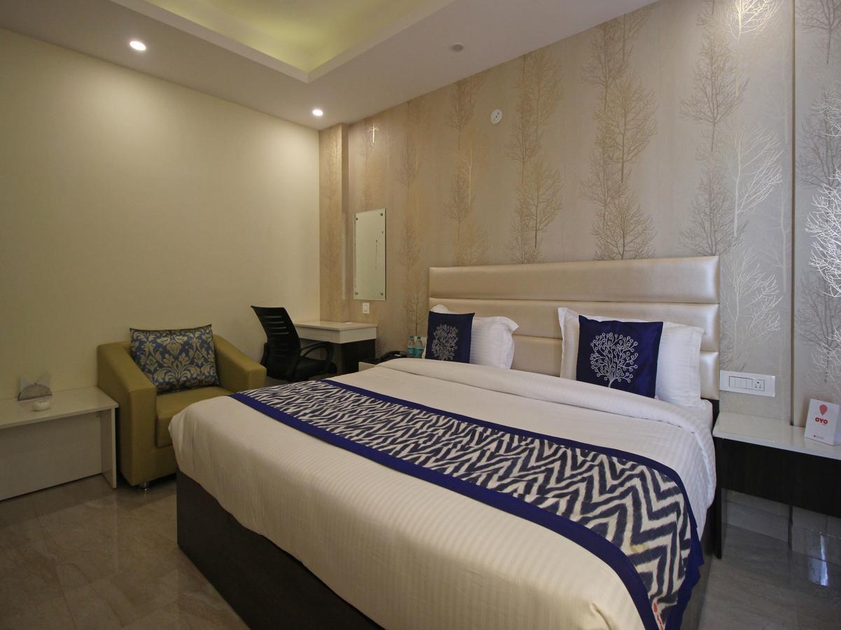 Oyo 8132 Hotel Kukreja Dehradun Exteriör bild