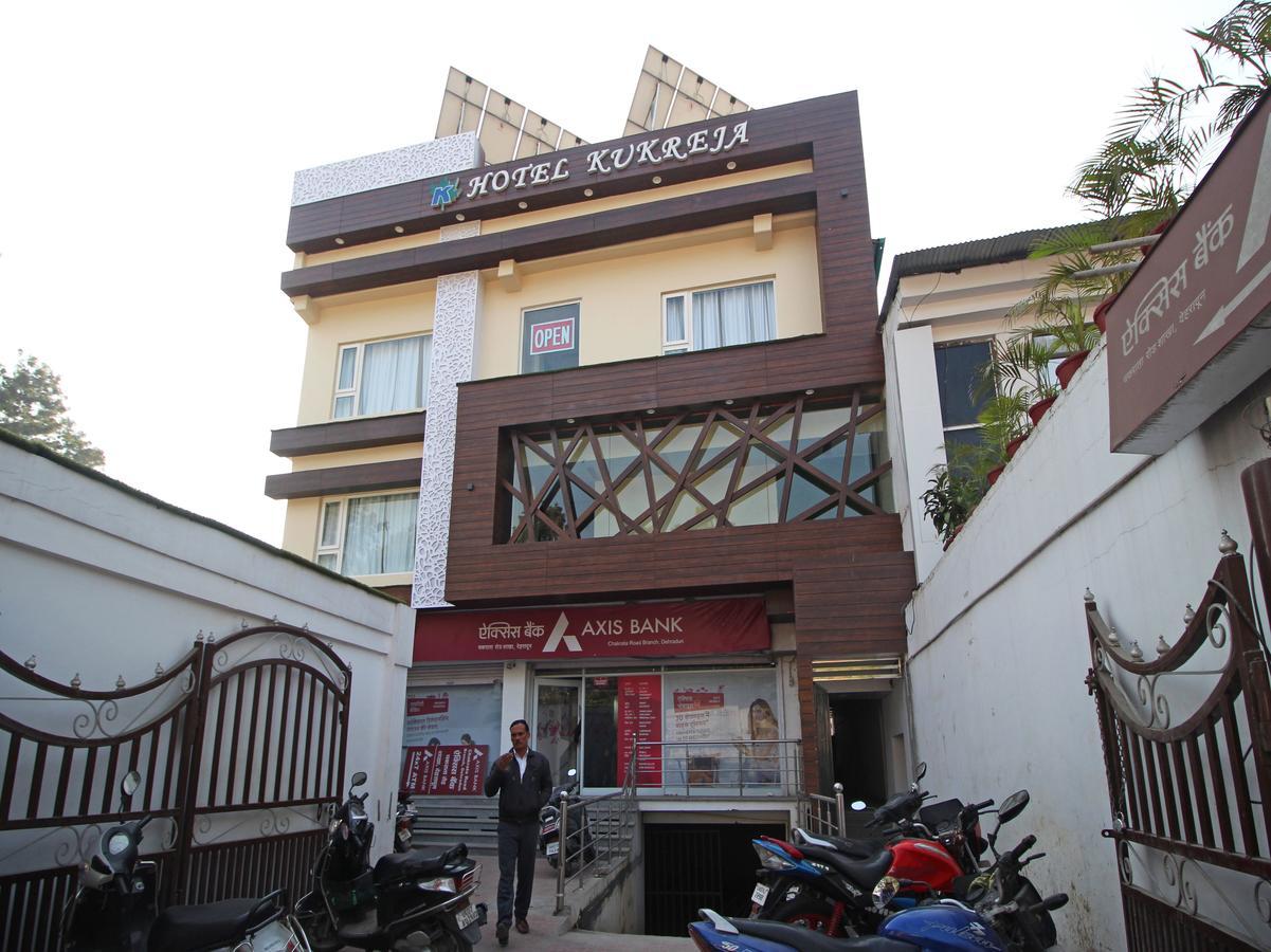 Oyo 8132 Hotel Kukreja Dehradun Exteriör bild