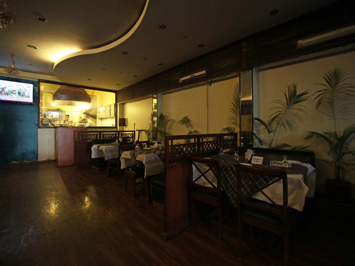 Oyo 8132 Hotel Kukreja Dehradun Exteriör bild