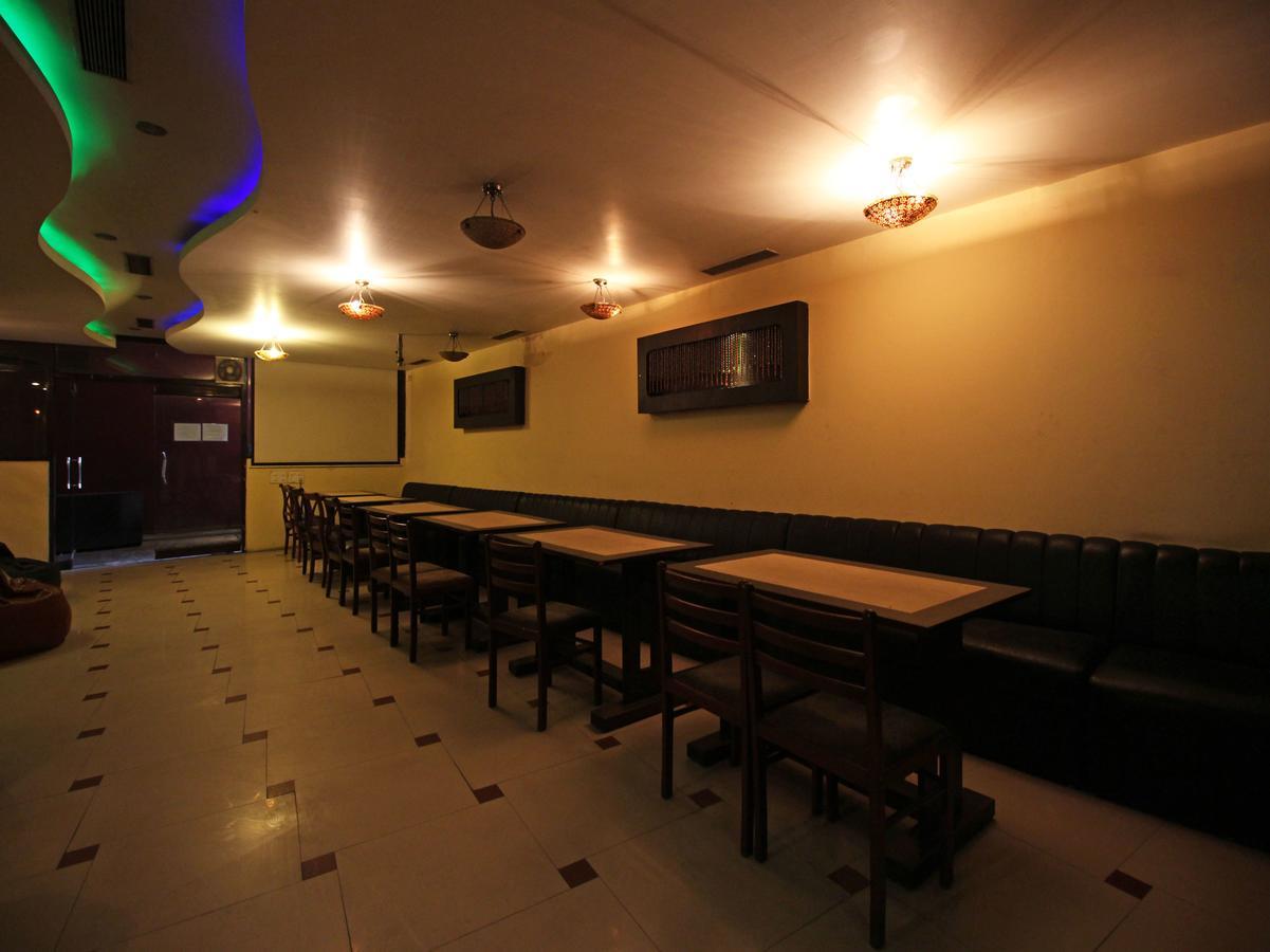 Oyo 8132 Hotel Kukreja Dehradun Exteriör bild