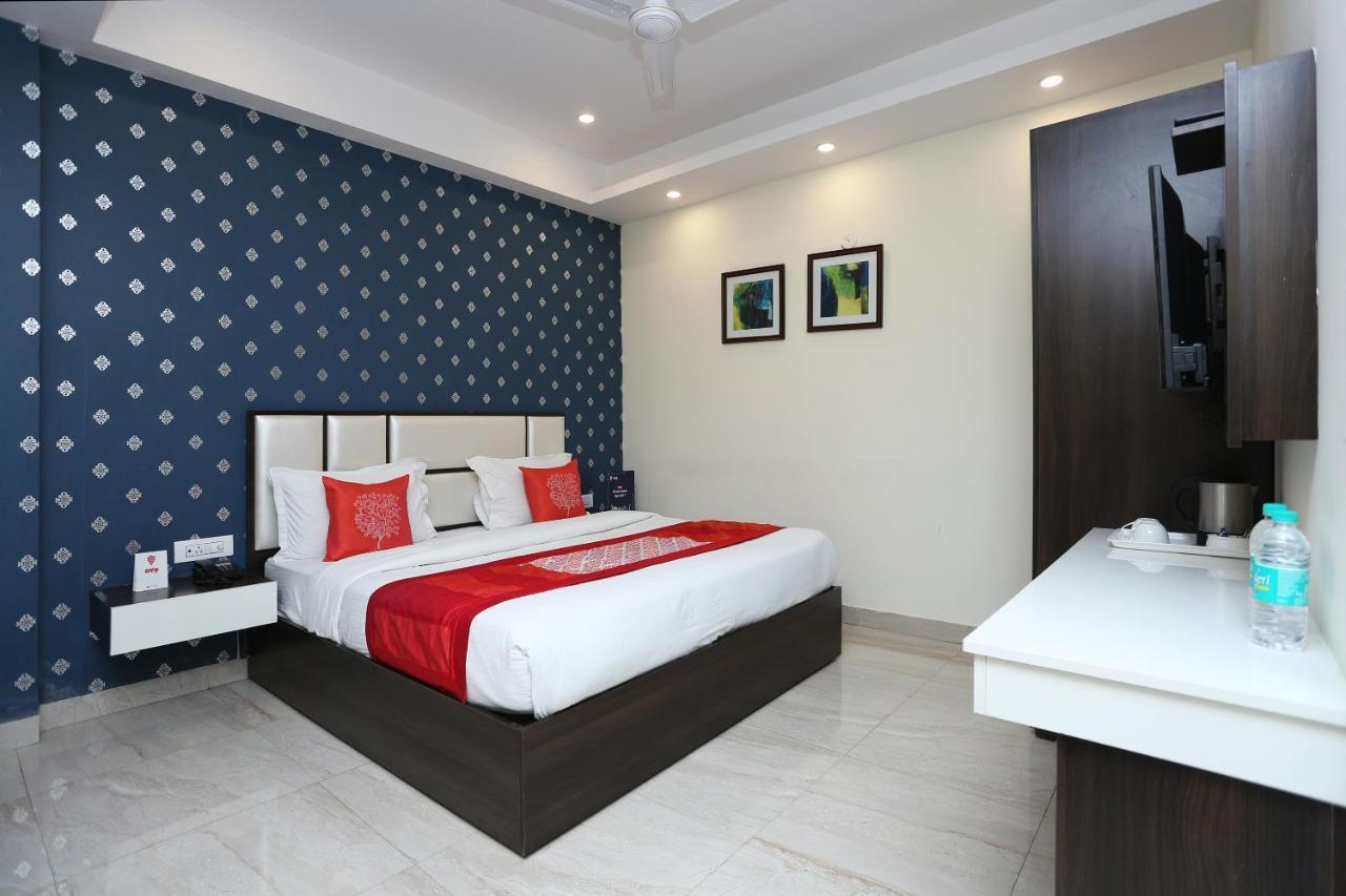 Oyo 8132 Hotel Kukreja Dehradun Exteriör bild