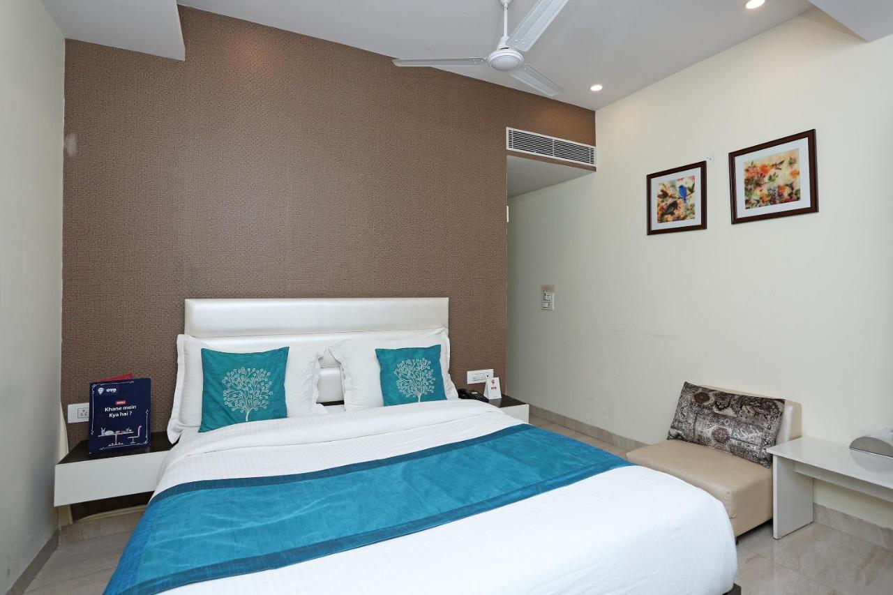 Oyo 8132 Hotel Kukreja Dehradun Exteriör bild