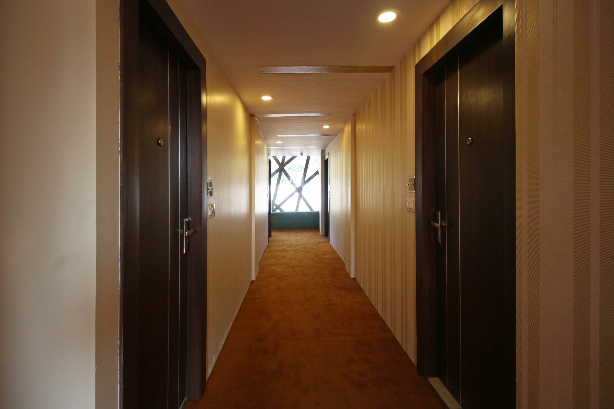 Oyo 8132 Hotel Kukreja Dehradun Exteriör bild